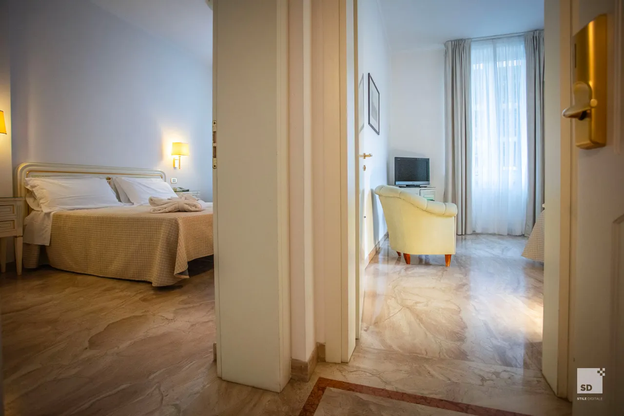 Guest room twin